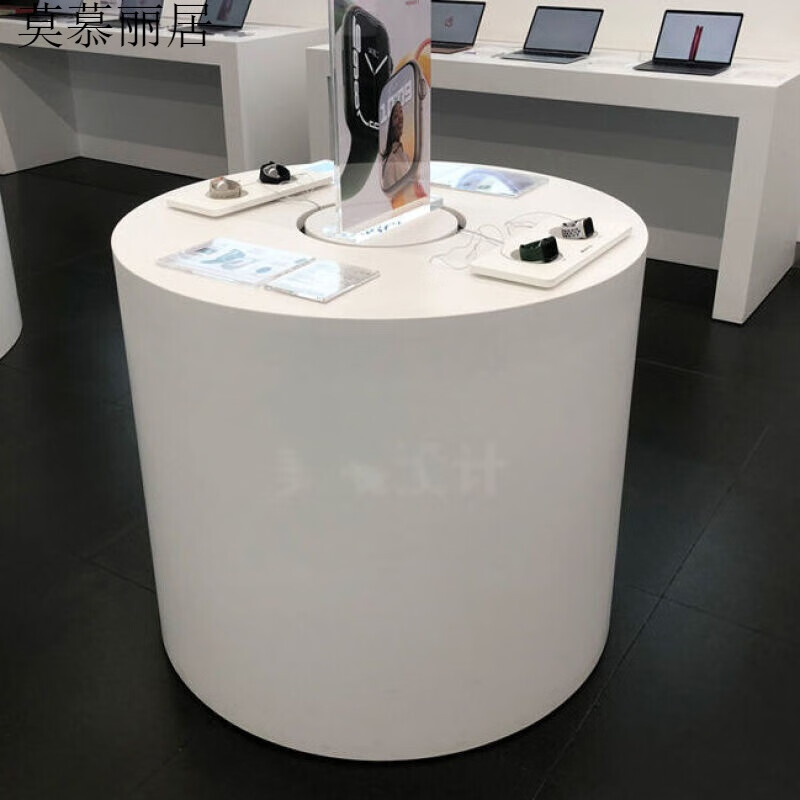創意之光 莫慕麗居展廳圓形發光旋轉展臺與異形中島柜的視覺盛宴